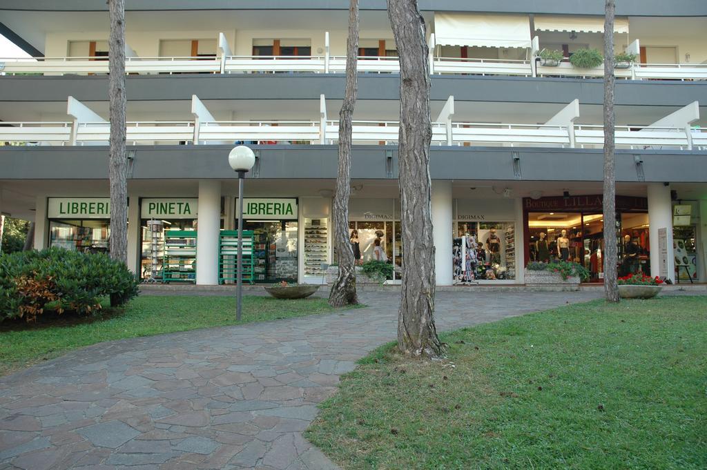 Residence Isvico Lignano Sabbiadoro Luaran gambar